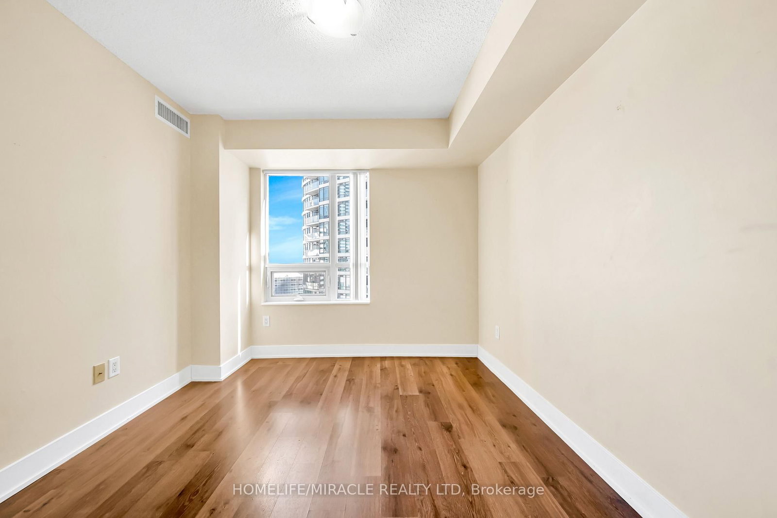 Condo for sale at 1615-20 Blue Jays Way, Toronto, Ontario, M5V 3W6 - Waterfront Communities C1 - MLS: C12971116