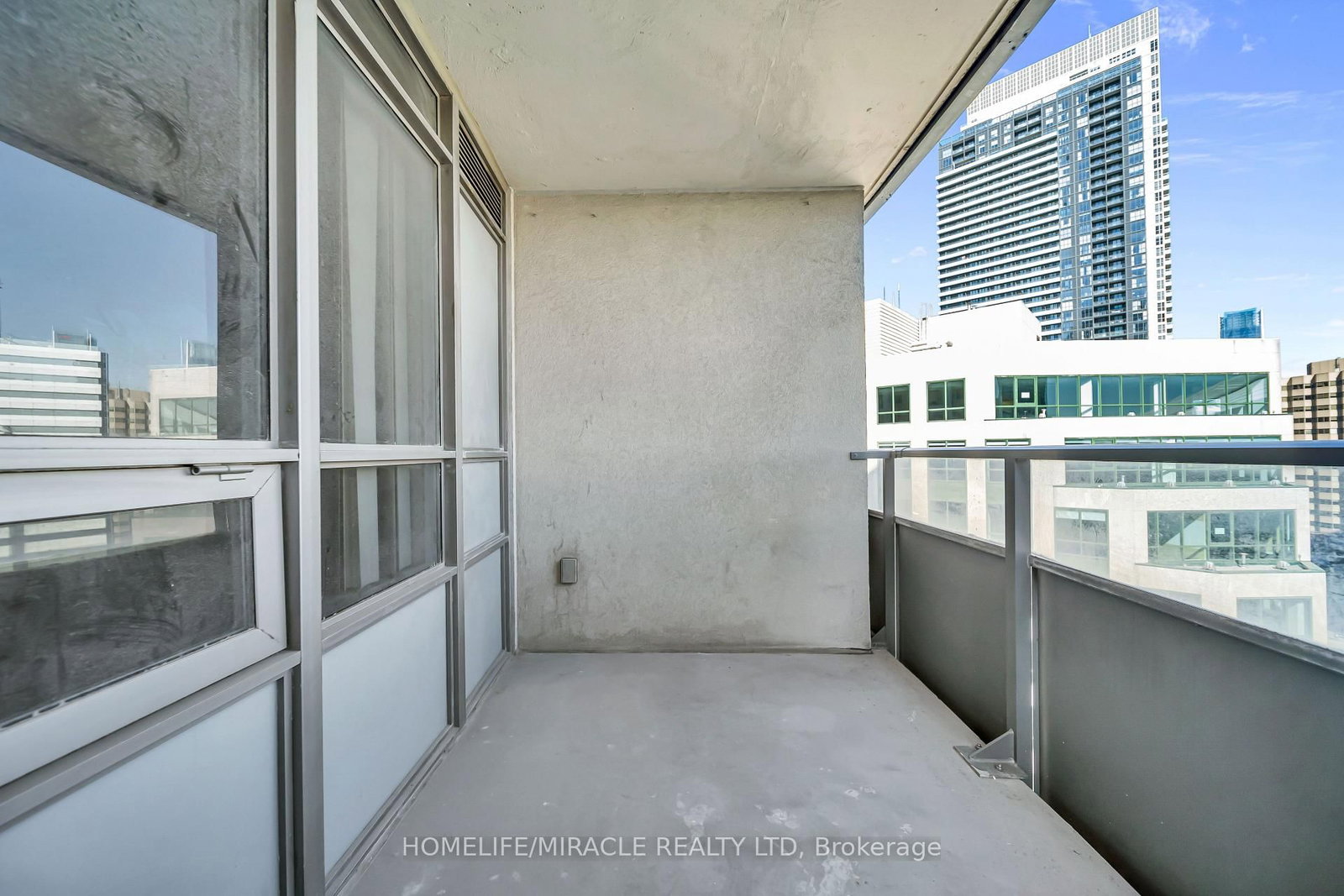 Condo for sale at 1615-20 Blue Jays Way, Toronto, Ontario, M5V 3W6 - Waterfront Communities C1 - MLS: C12971116