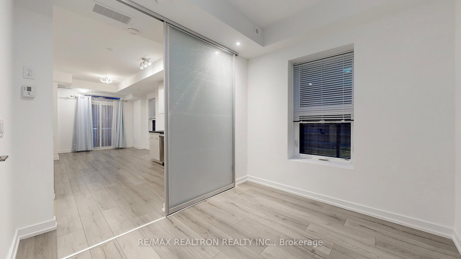 260 Finch Avenue E, Unit TH 1 - Photo 14