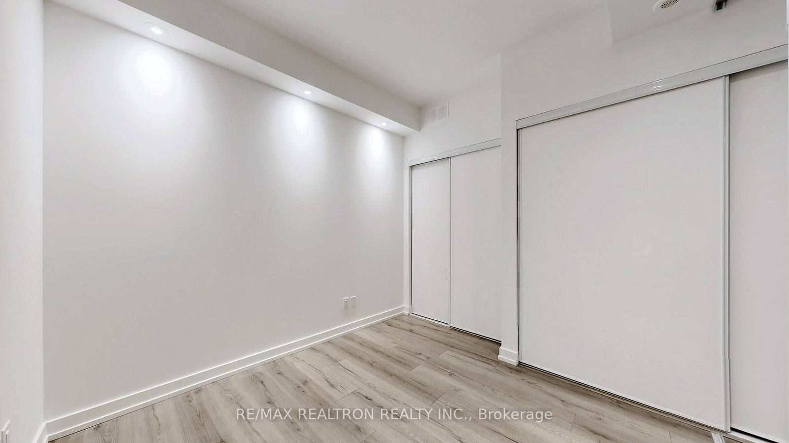 260 Finch Avenue E, Unit TH 1 - Photo 40