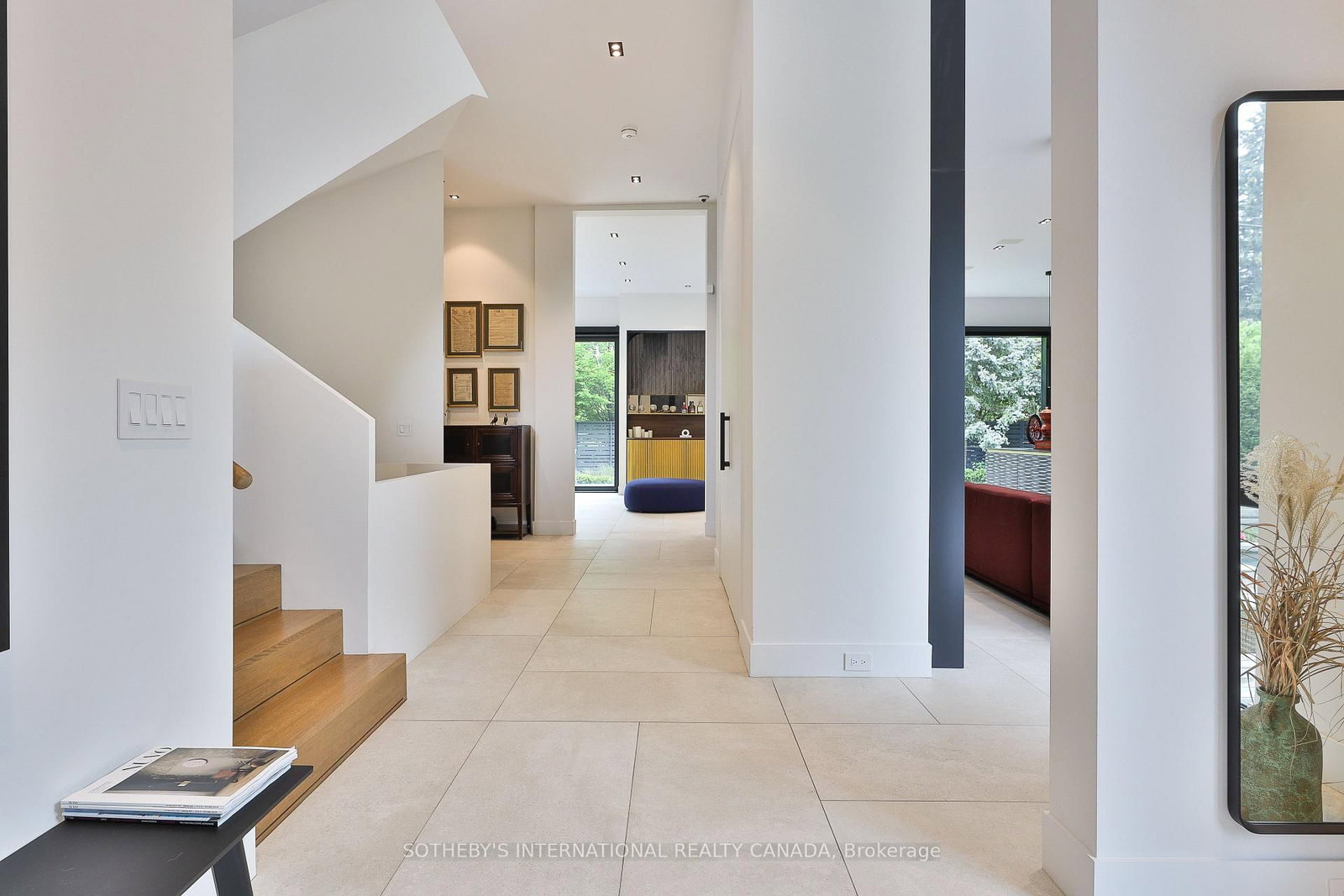 Detached House for sale at 108 Stratford Crescent, Toronto, Ontario, M4N 1C6 - Bridle Path-Sunnybrook-York Mills - MLS: C12971352