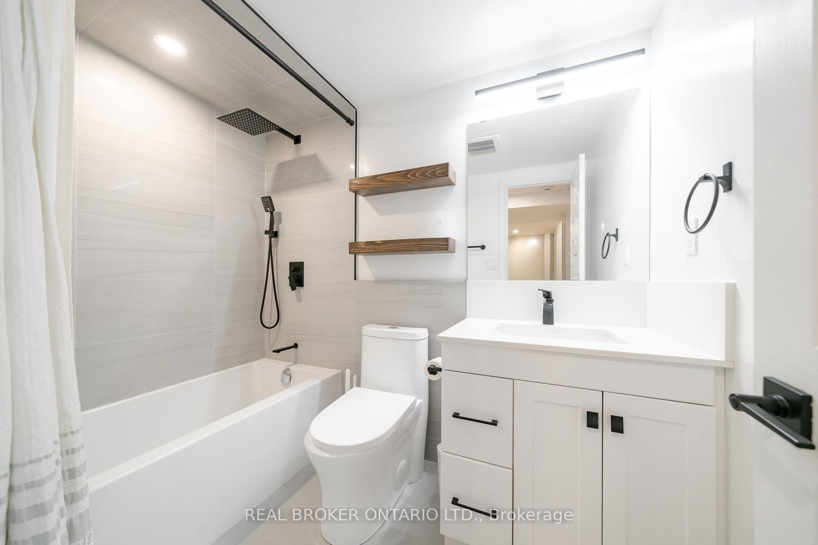 22 Yucatan Road, Unit Lower - Photo 15