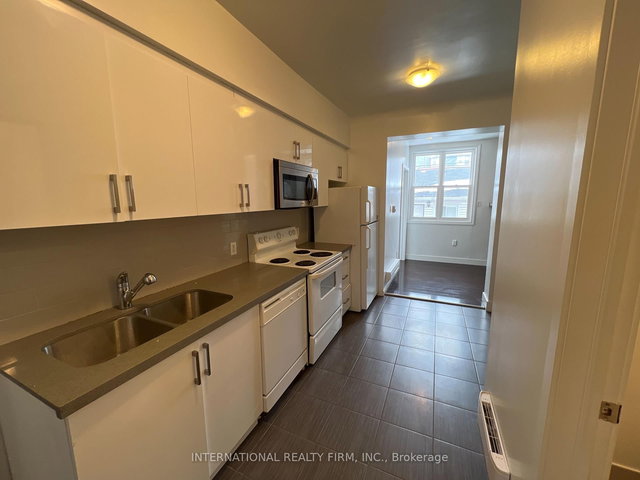 Unit 1 - 159 Montrose Avenue