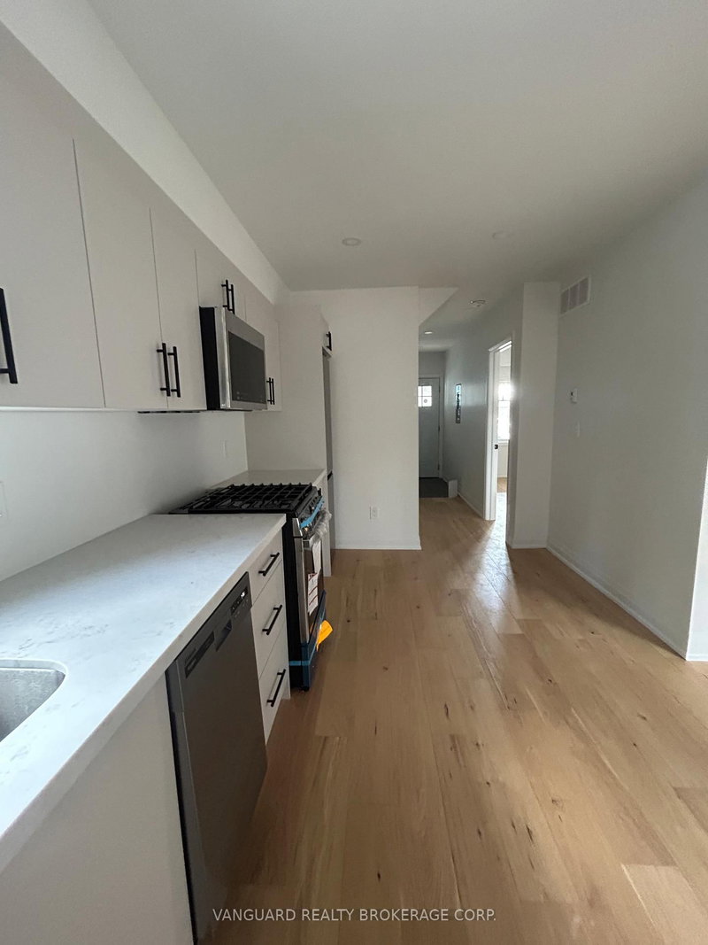 A - 12 Franklin Ave, Toronto, M2N 1B6 | Image 3