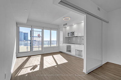 2805-75 Canterbury Place, Toronto, Ontario image-0-3