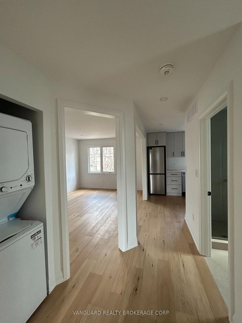 B - 12 Franklin Ave, Toronto, M2N 1B6 | Image 3