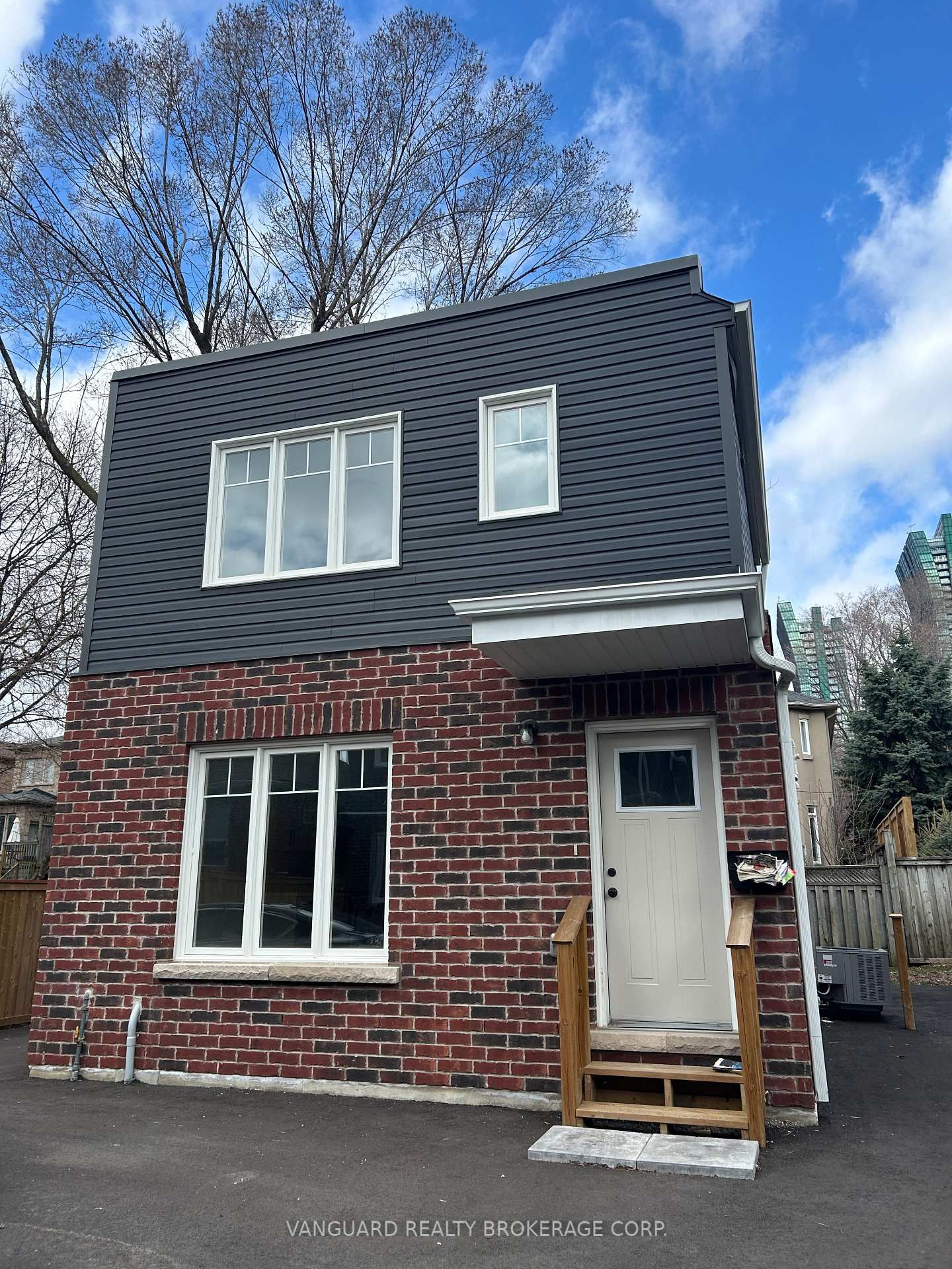 12 Franklin Avenue, Unit D