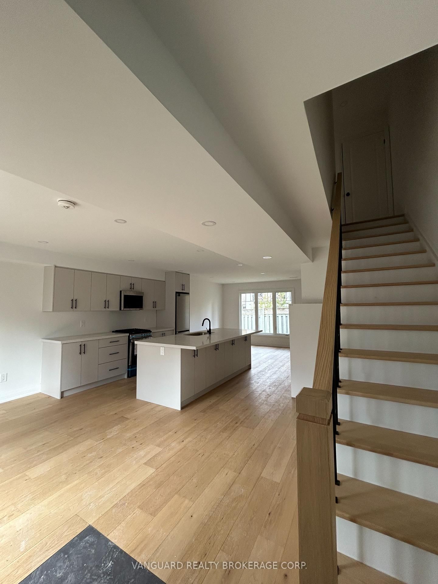 12 Franklin Avenue, Unit D - Photo 2