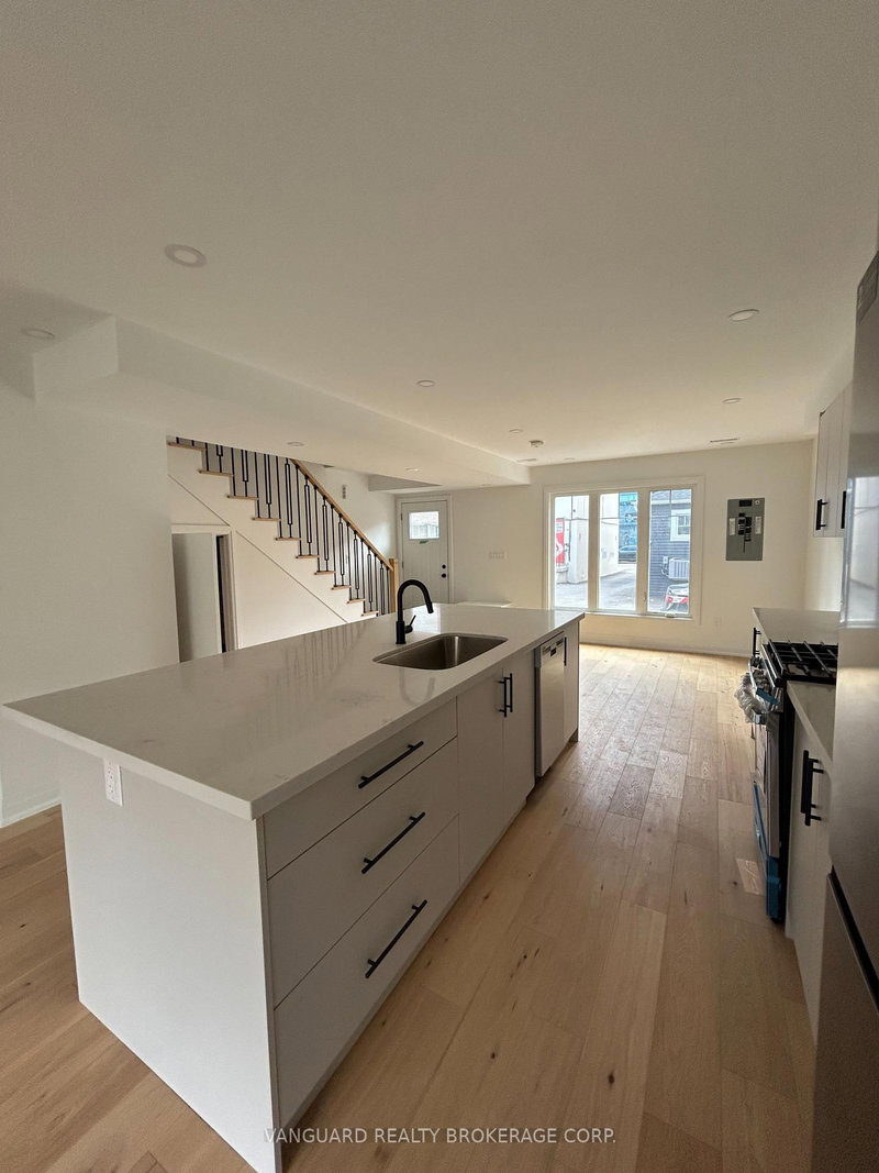 D - 12 Franklin Ave, Toronto, M2N 1B6 | Image 3