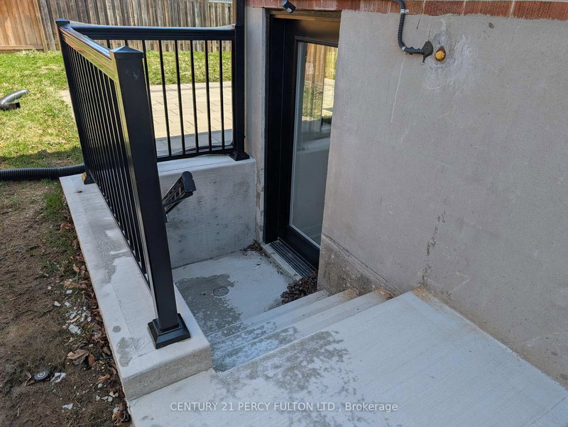 171 Sloane Ave, Toronto, M4A 2C2 | Image 2