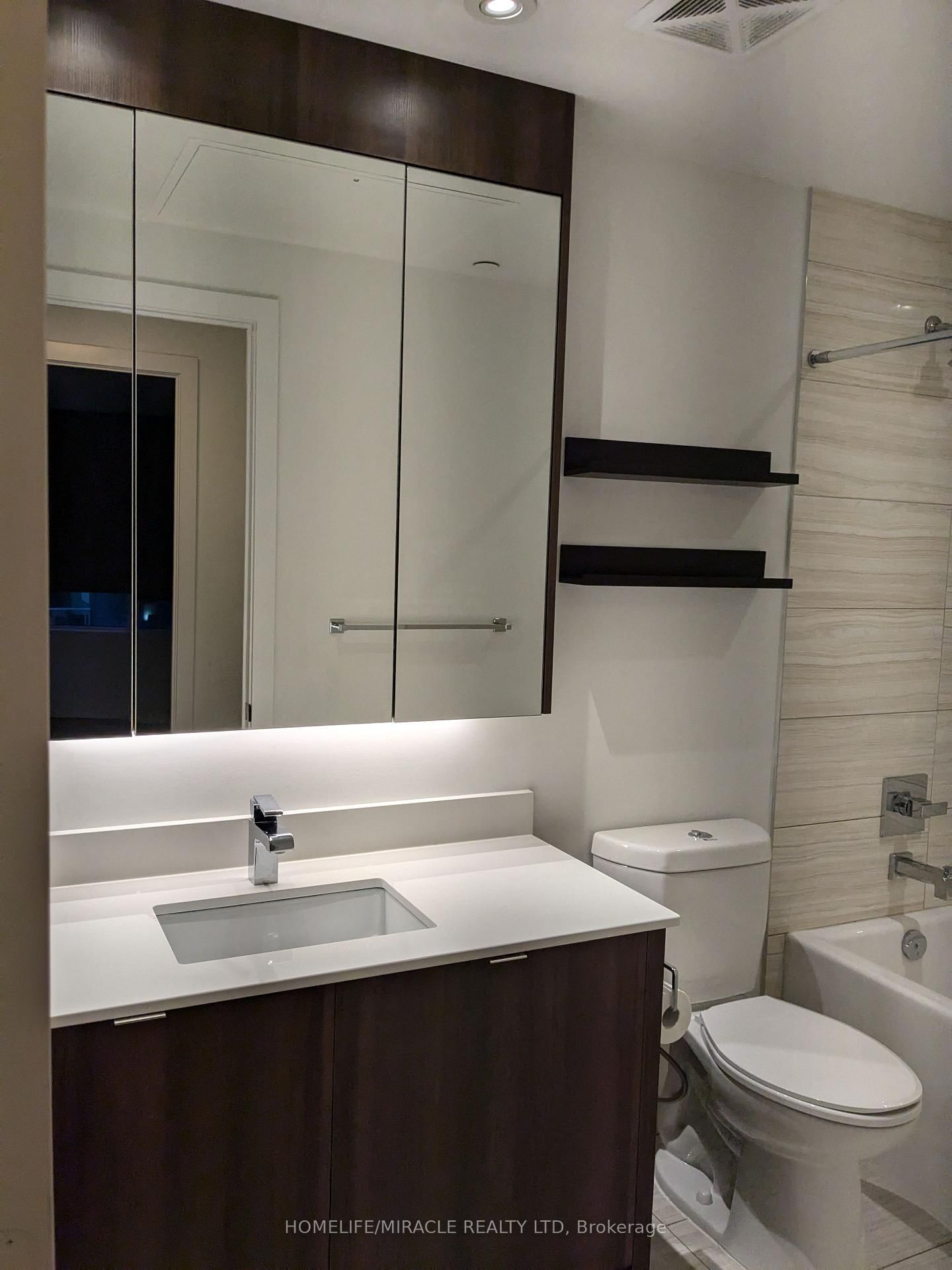 15 Merchants' Wharf, Unit 813 - Photo 5