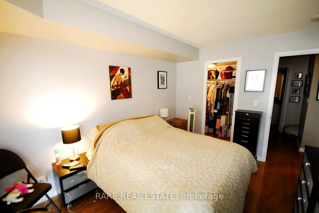 703 - 736 Spadina Avenue