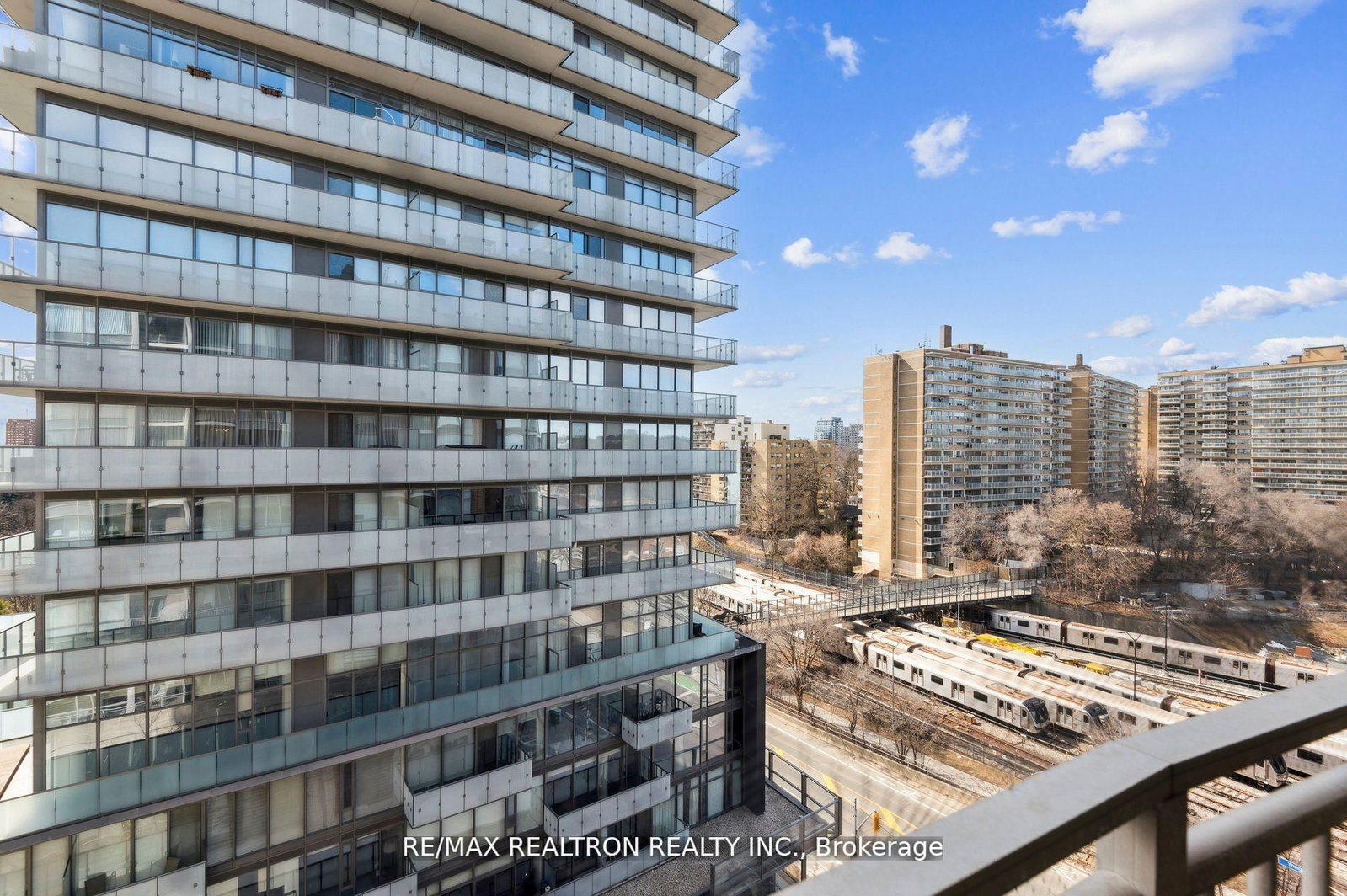 18 Merton Street • #906 • Toronto, ON photo 13