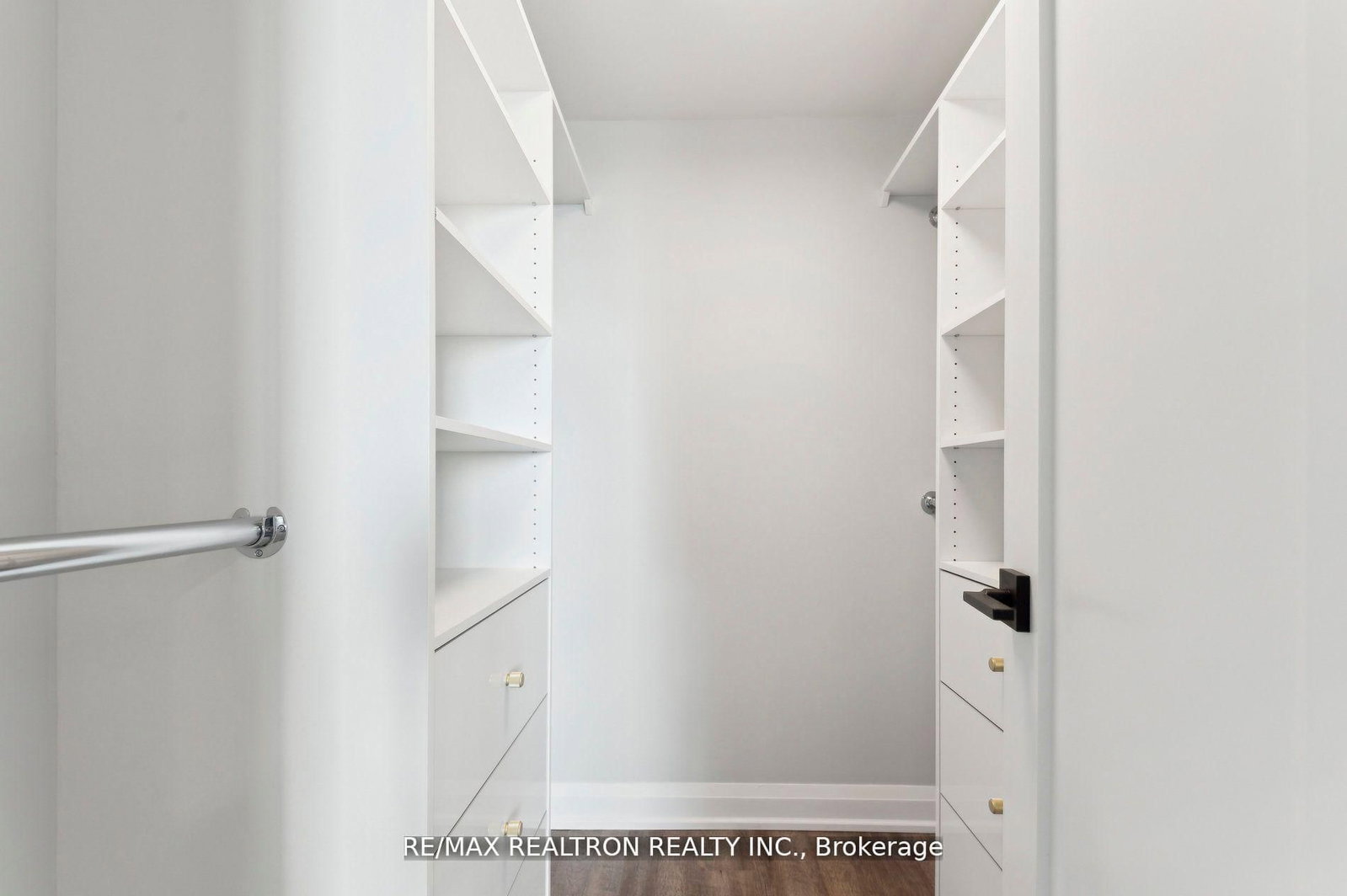 18 Merton Street • #906 • Toronto, ON photo 38