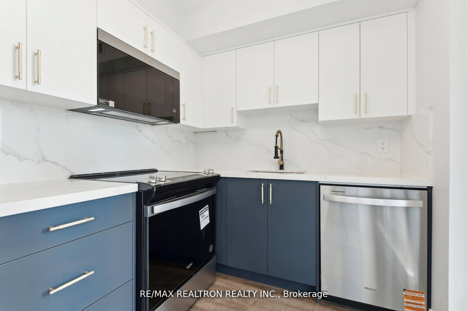 18 Merton Street • #906 • Toronto, ON photo 8