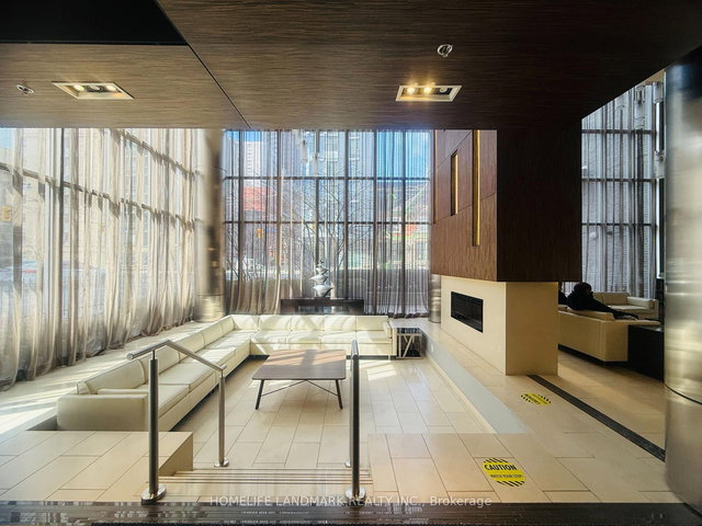 1513 - 320 Richmond Street E