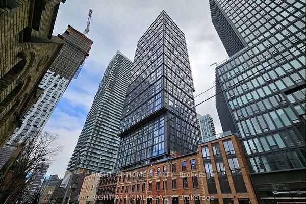 4218 - 82 Dalhousie St Street