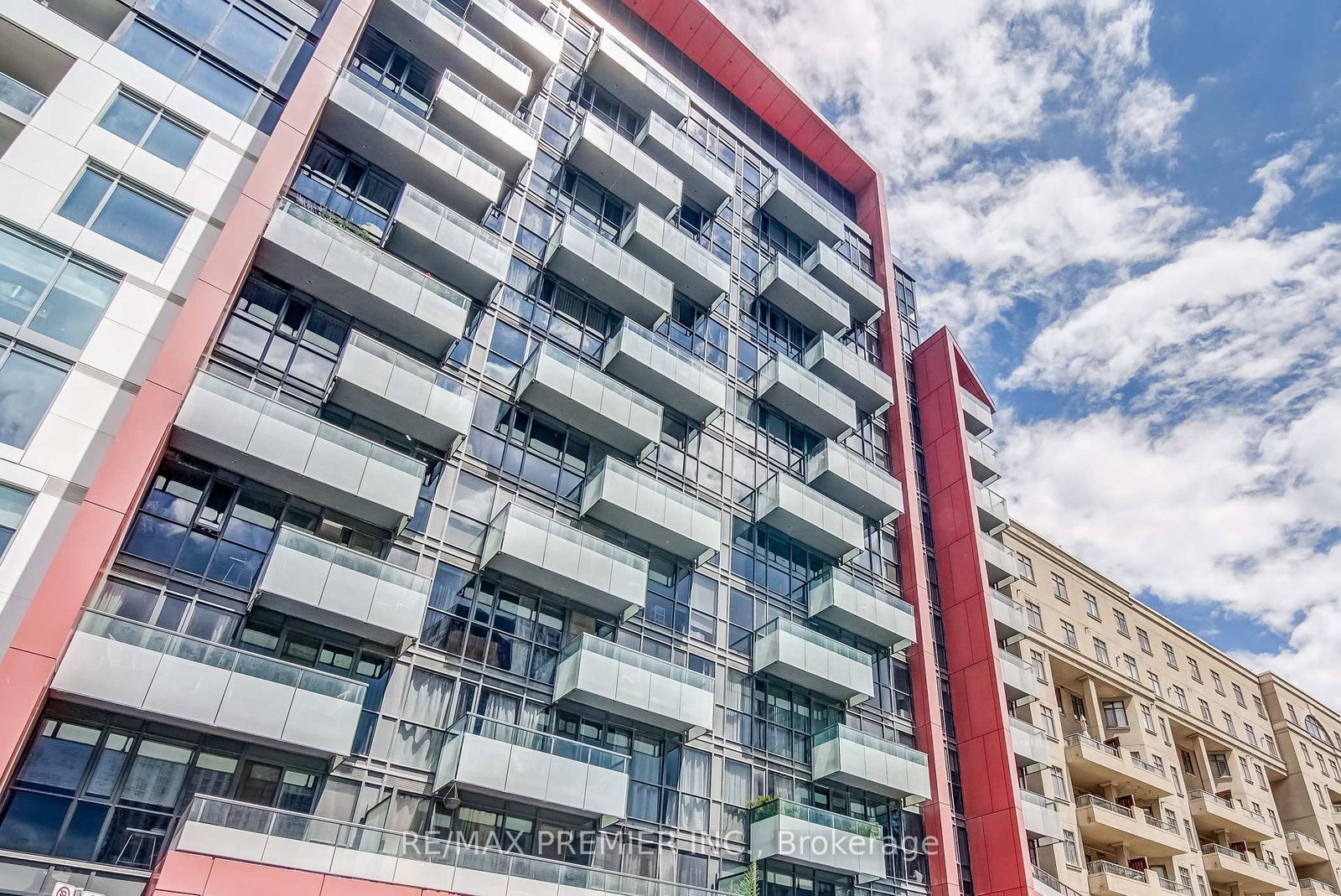 560 Front Street W, Unit 414