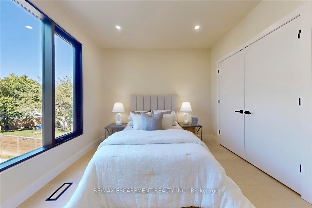 28 Dunsmore Gardens