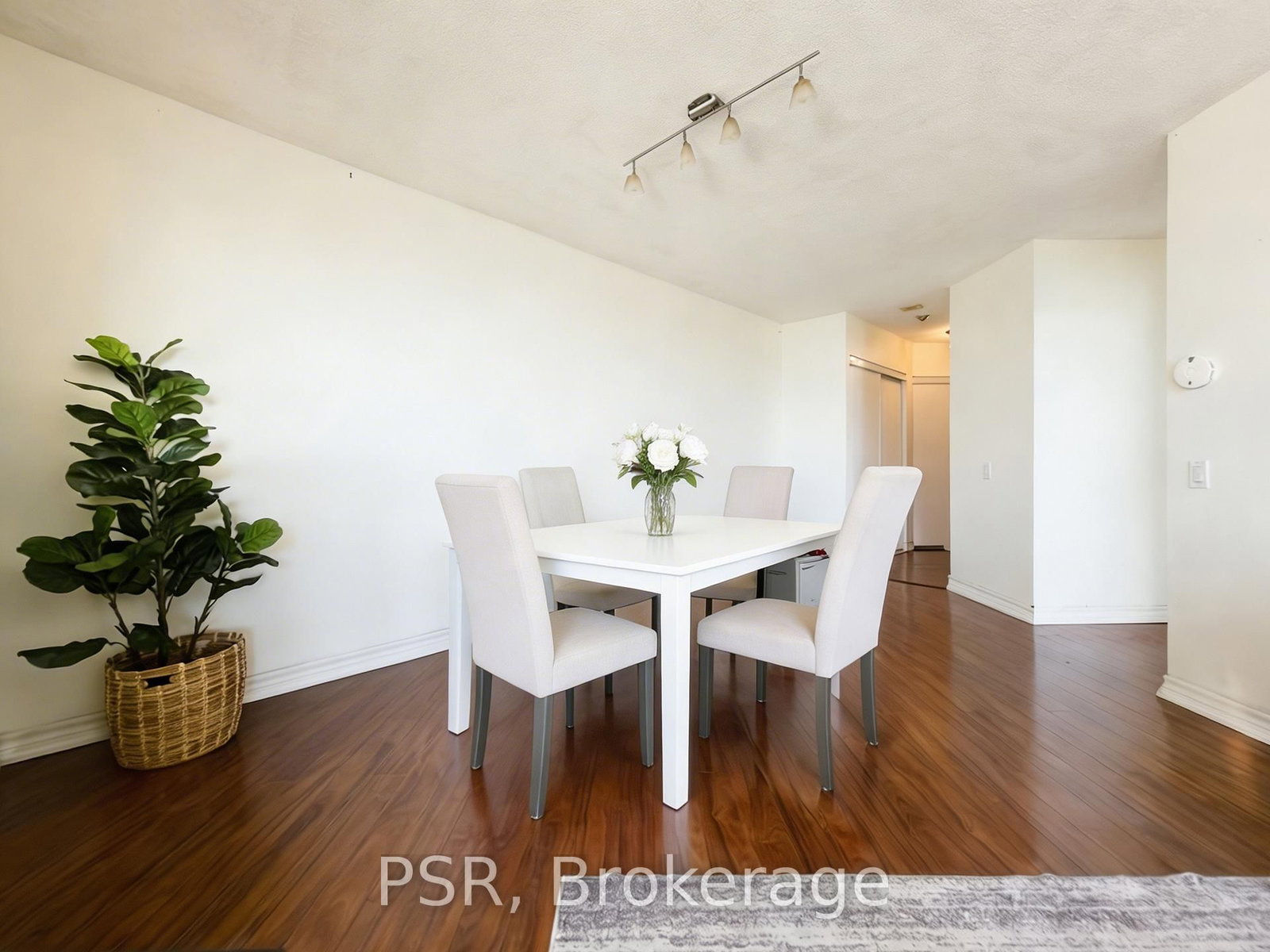 11 Thorncliffe Park Drive, Unit 205 - Photo 3