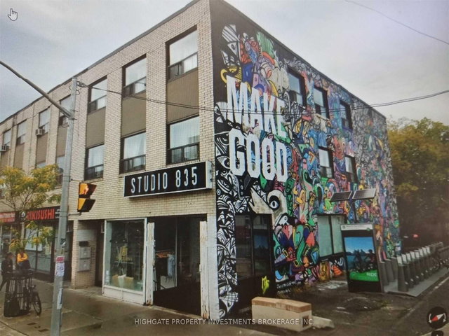 D - 835 Bloor Street W