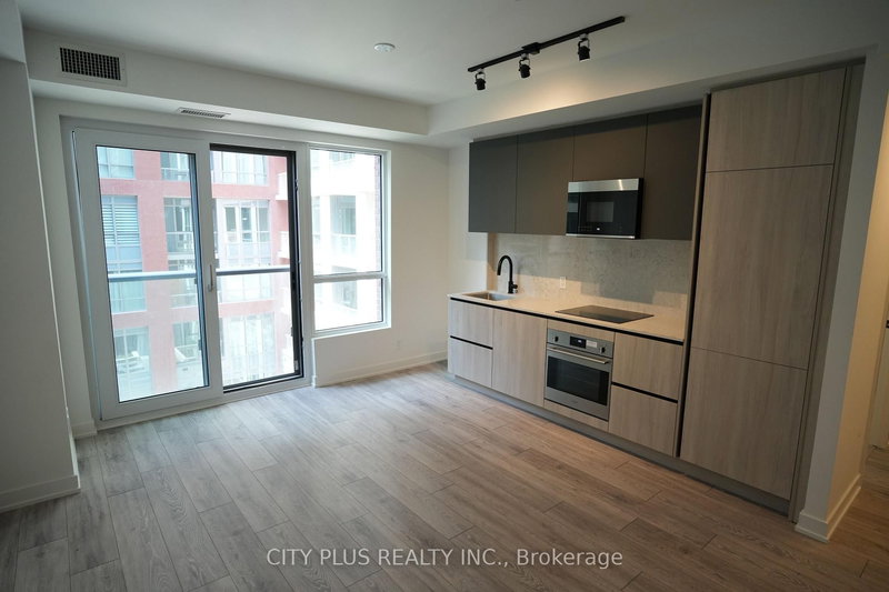 home for lease on 709-108 Peter Street