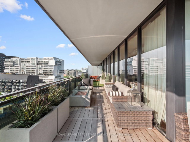 904 - 21 Lawren Harris Square