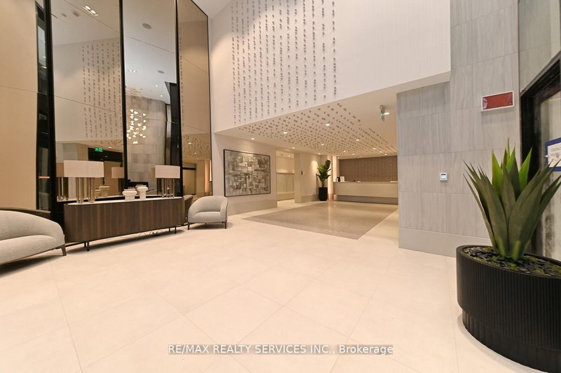 507 - 2020 Bathrust St St E, Toronto, M5P 0A6 | Image 3