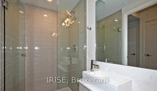 601w - 27 Bathurst Street