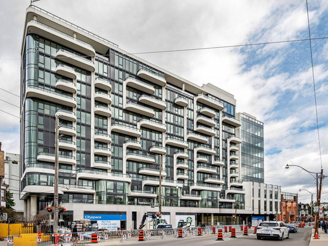 403 - 322 Dupont Street