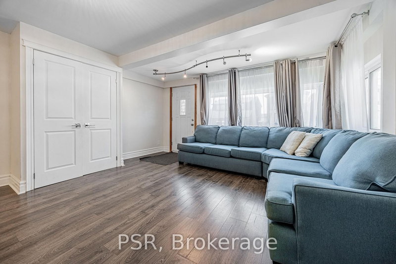 285 Robina Ave, Toronto, M6C 3Y9 | Image 2
