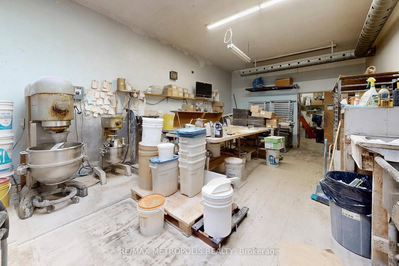 460 Bloor St W, Toronto, M5S 1X8 | Image 3