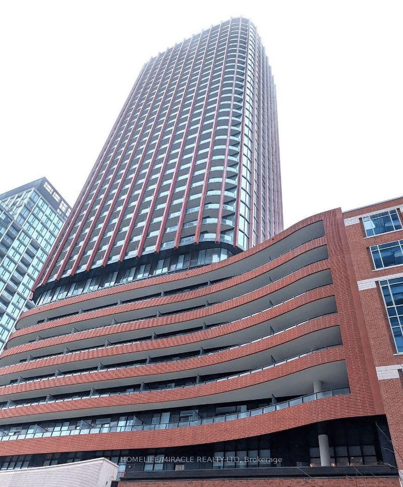 home for lease on 917-180 Front Street E