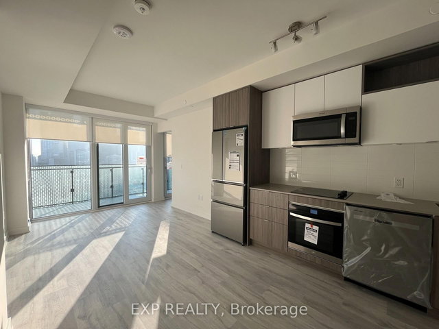 2032 - 135 lower Sherbourne Street