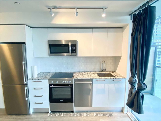 3508 - 28 Wellesley Street E