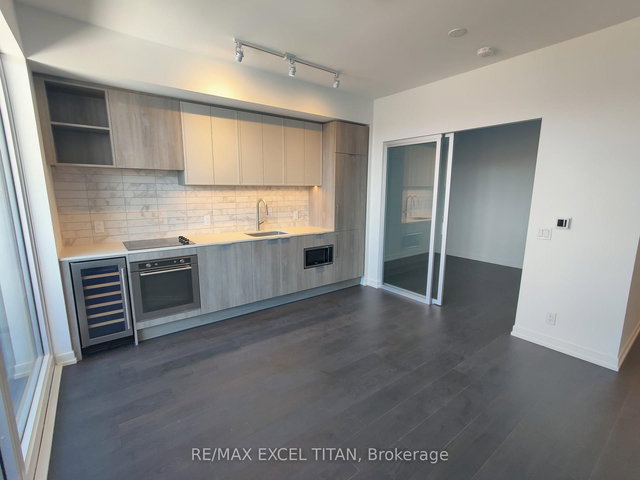 1607 - 2020 Bathurst Street