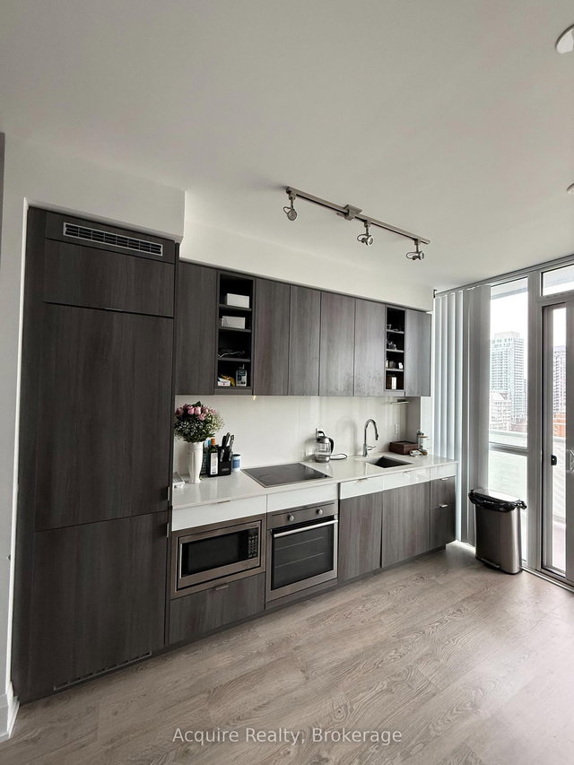 1511 - 101 Erskine Avenue W