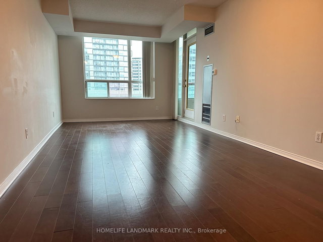 1011 - 238 Doris Avenue