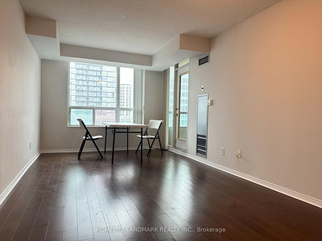 1011 - 238 Doris Avenue