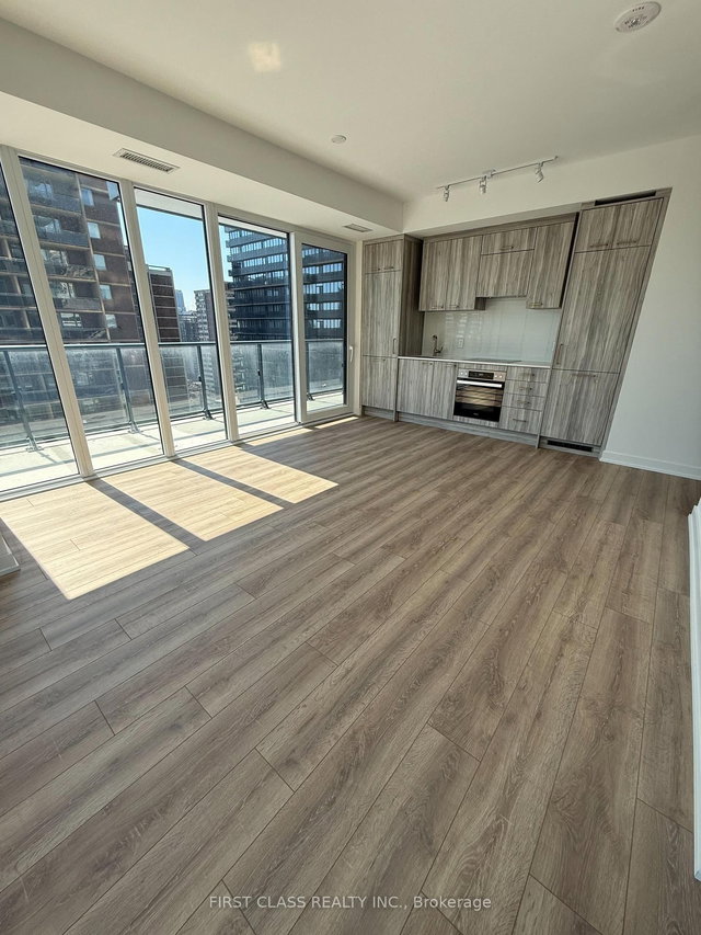 1709 - 634 Church Street