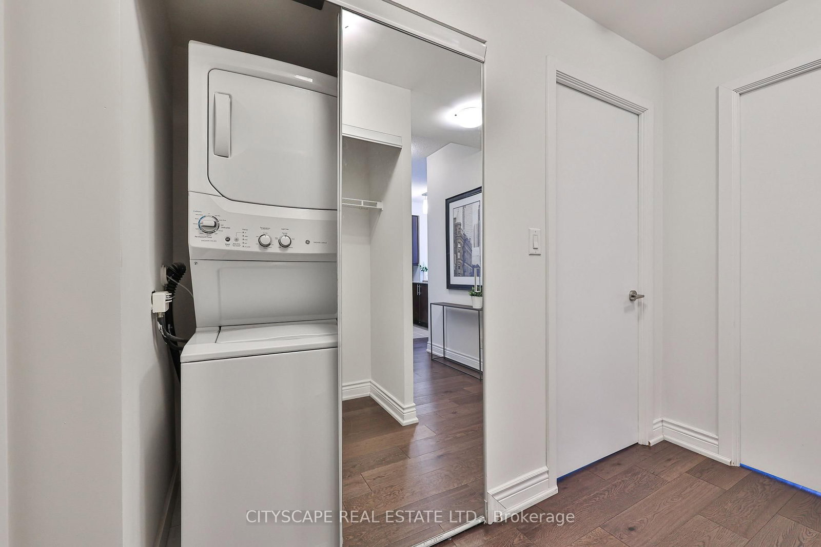 Condo for sale at 1901-18 Harbour Street, Toronto, Ontario, M5J 2Z6 - Waterfront Communities C1 - MLS: C12975424