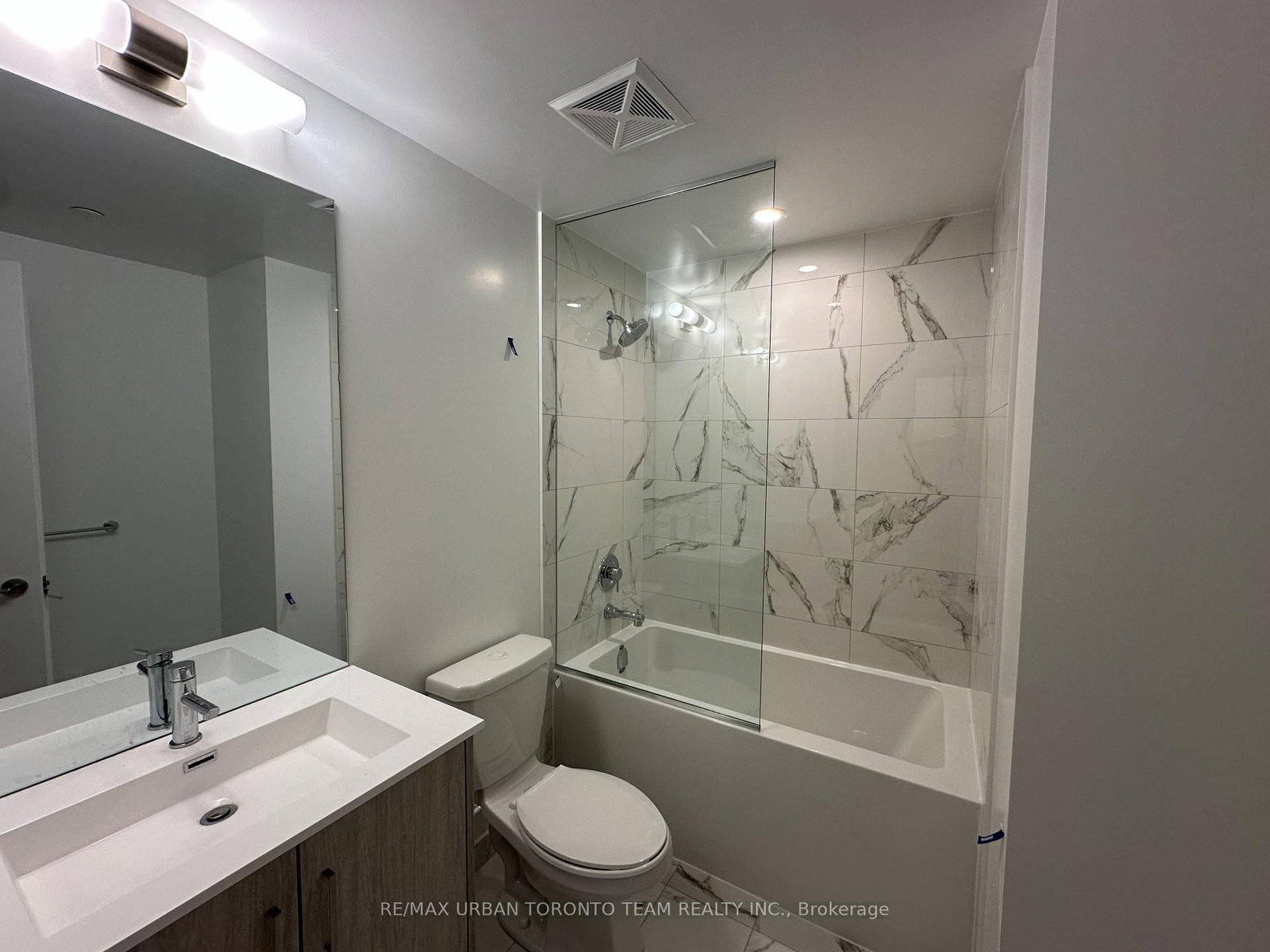 Condo for lease at 2915-180 Front Street, Toronto, Ontario, M5A 0A9 - Moss Park - MLS: C12975456