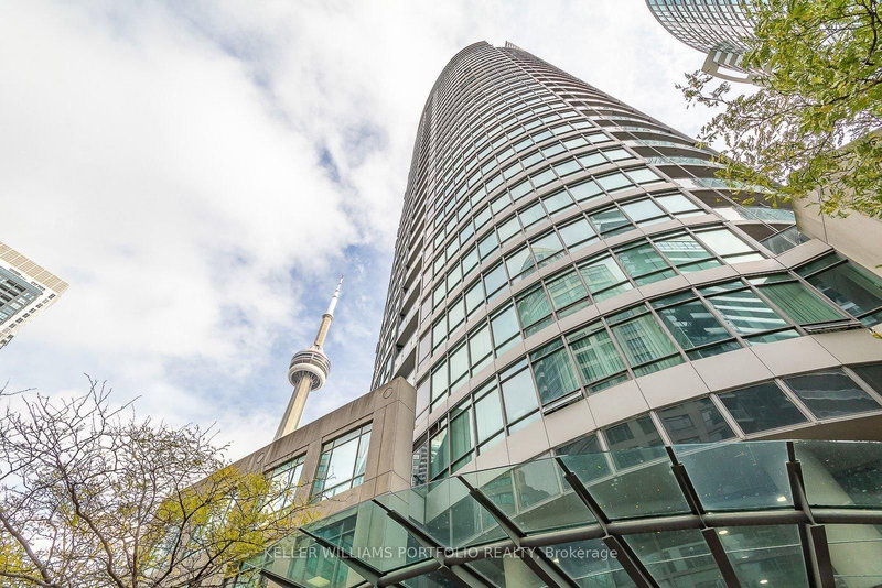 home for lease on 1710-361 Front Street W