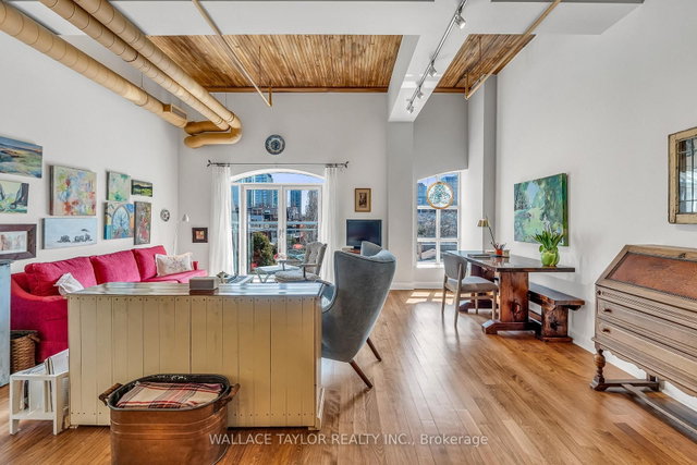208 - 993 Queen Street W