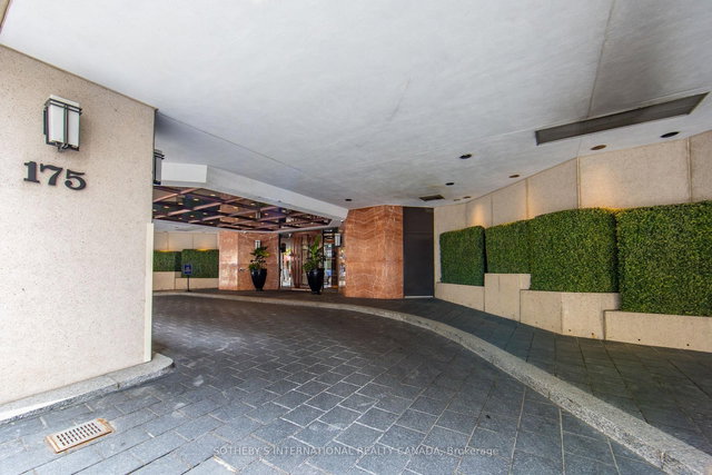 1502 - 175 Cumberland Street