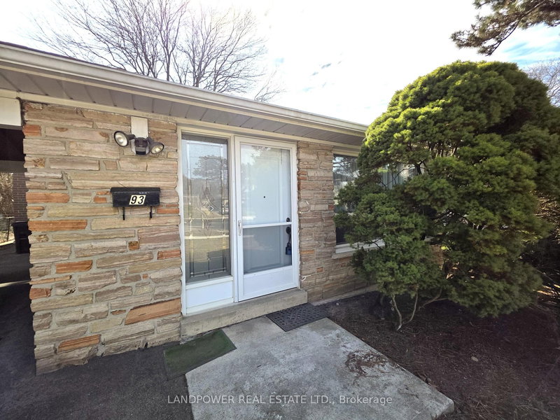 93 Clansman Blvd, Toronto, M2H 1X7 | Image 3