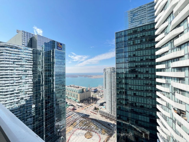 3611 - 88 Harbour Street