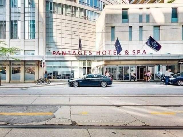 2913 - 210 Victoria Street