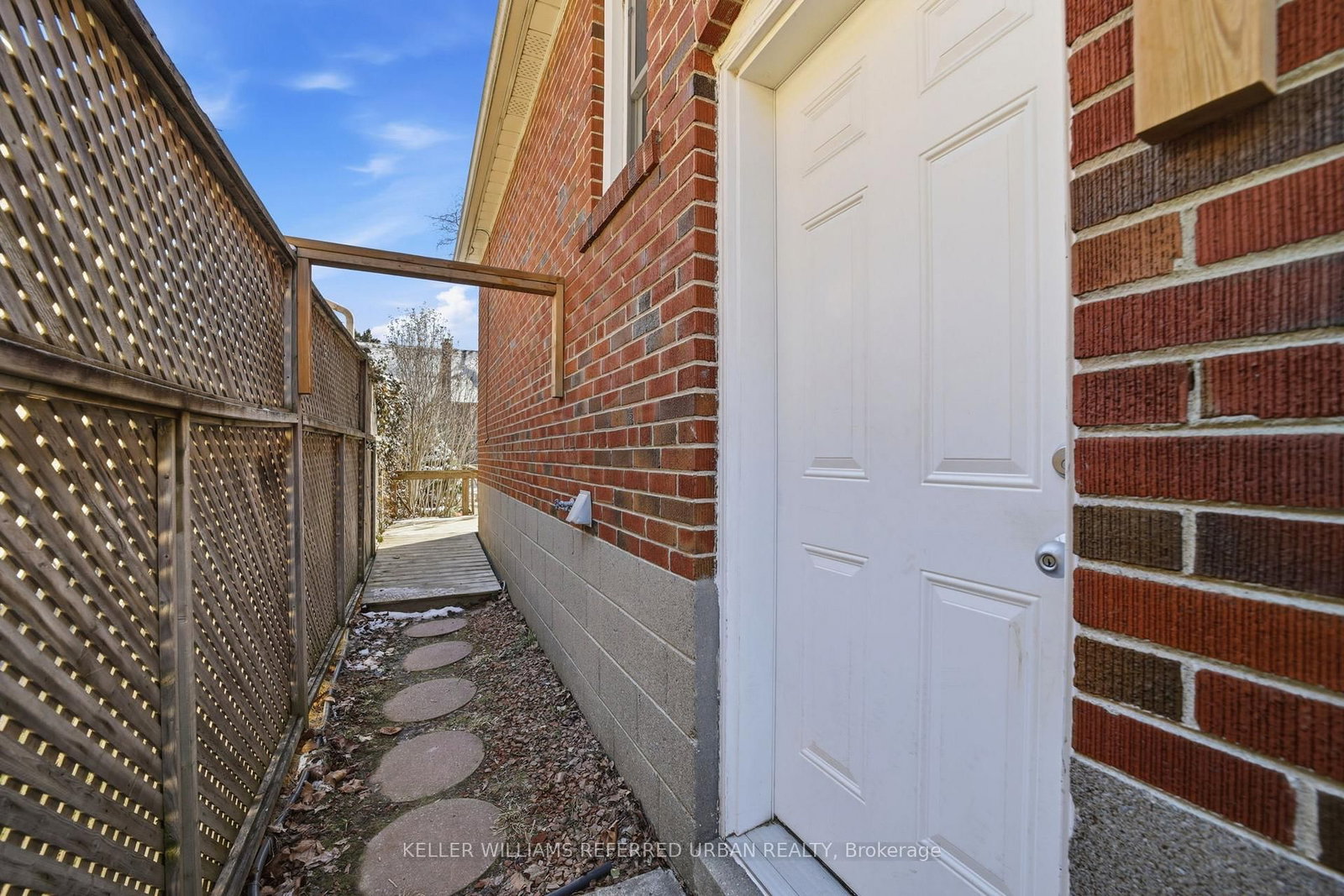 Detached House for sale at 213 Franklin Avenue, Toronto, Ontario, M2N 1C8 - Lansing-Westgate - MLS: C12976446