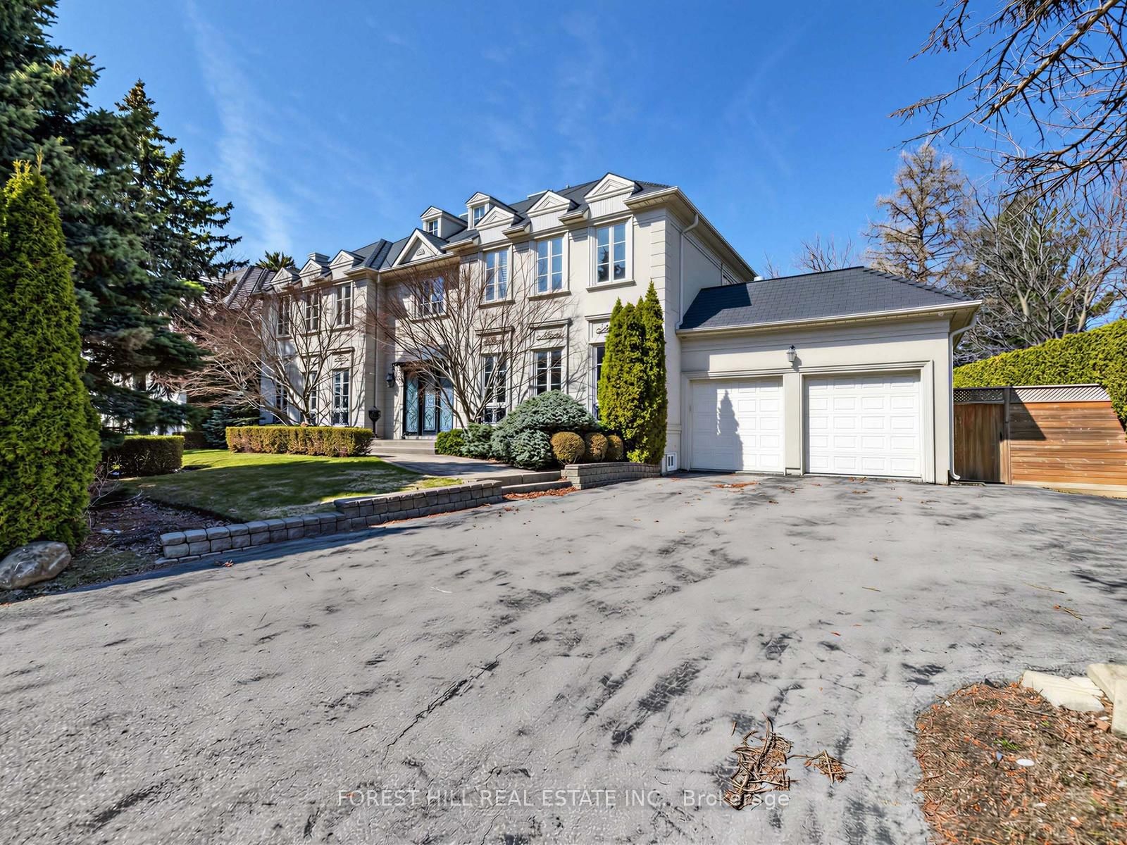 Property at 8 Colvestone
